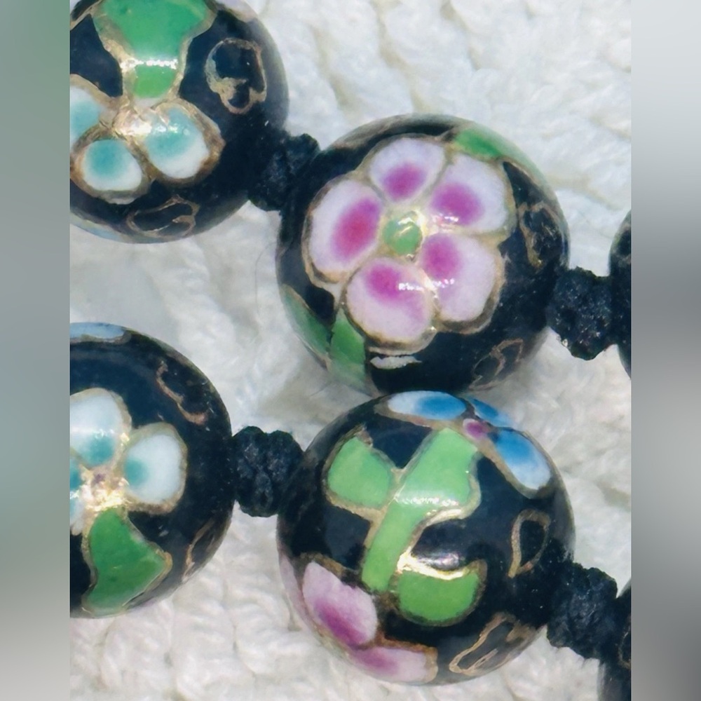 Vintage Chinese Enamel Cloisonné Black Pink Floral Hand Knotted Bead Necklace - Picture 2 of 4